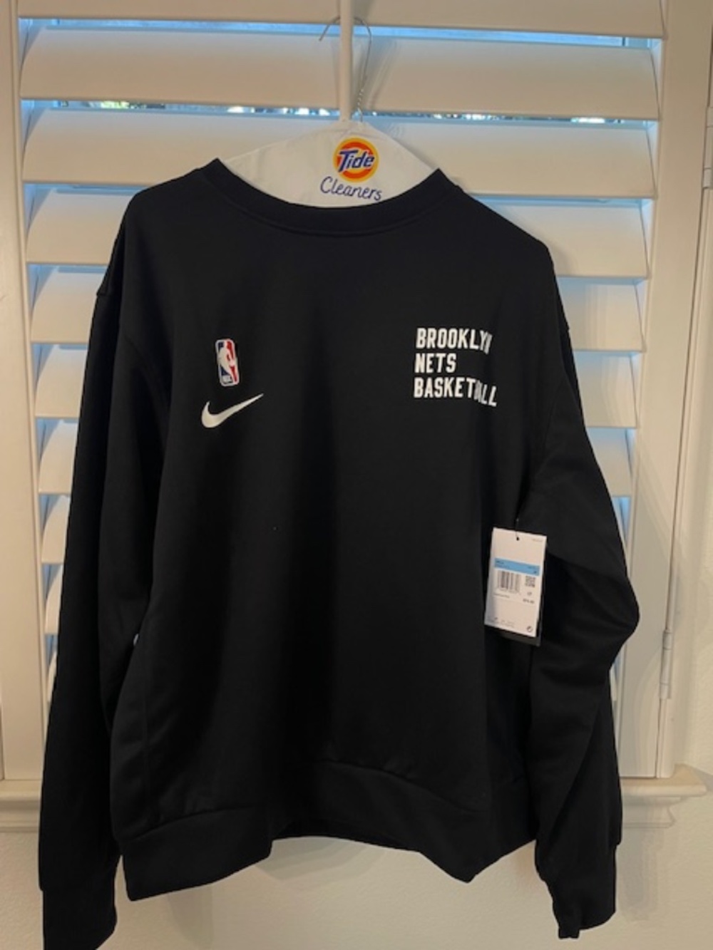 Brooklyn Nets Nike Long Sleeve Sweatshirt--NEW w/Tags Men's Medium